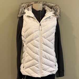 Eddie Bauer / white vest with hood removable faux fur trim medium